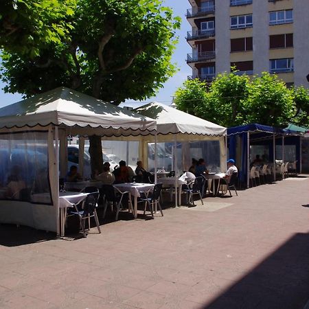 Pension "La Marina" 카스트로우르디알레스 외부 사진